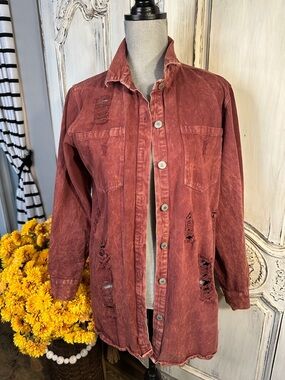 Thrill Jeans Women's Distressed Button-Front Shacket Rust